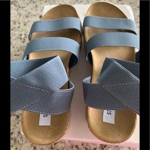 Steve Madden Kimmie style blue wedges